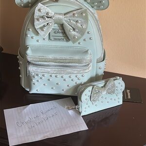 Loungefly Disney Minnie Mouse Pearl Ears and card holder